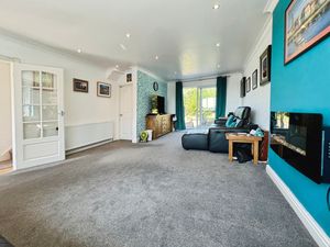 Lounge- click for photo gallery